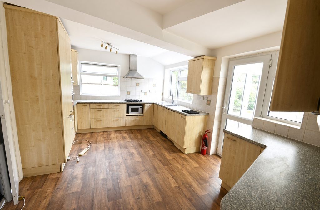 Property photo 2 of 15 Uoyjb