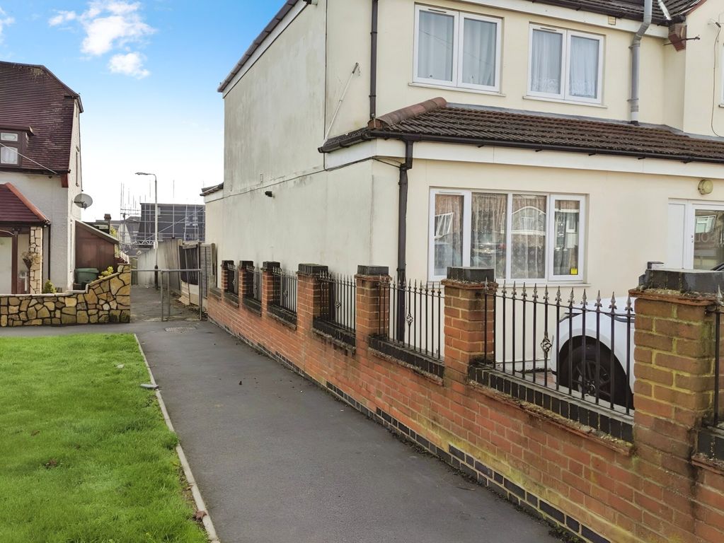 Property photo 2 of 19