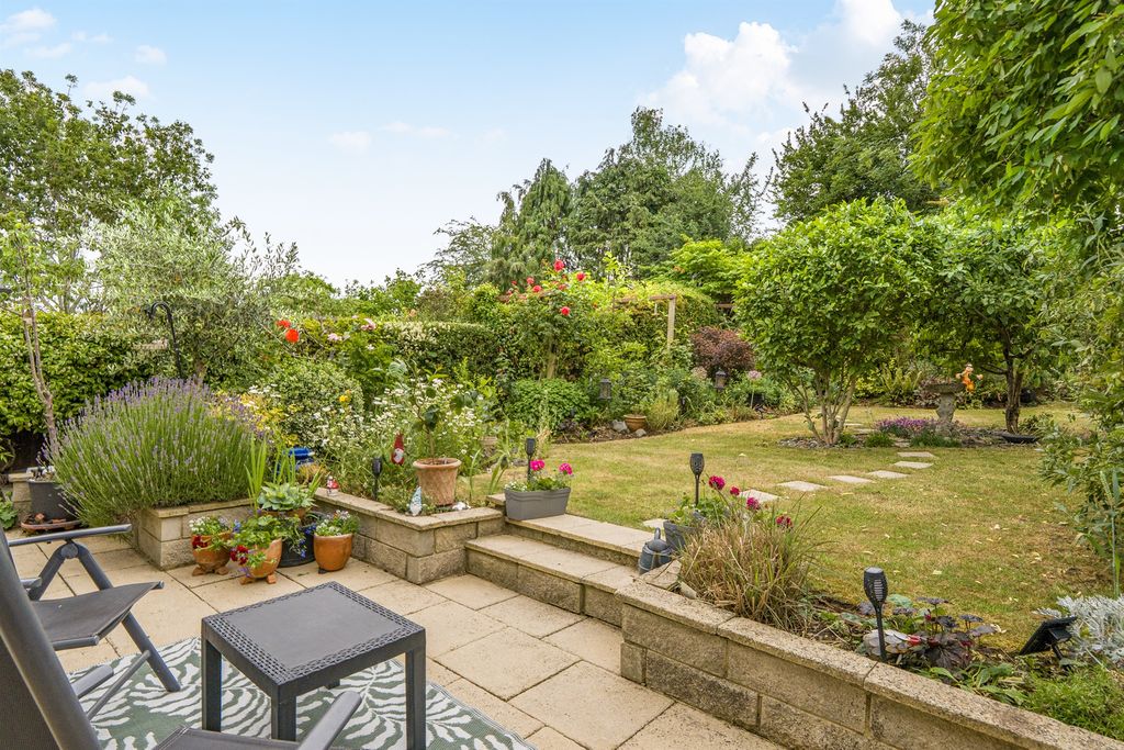 Property photo 2 of 12