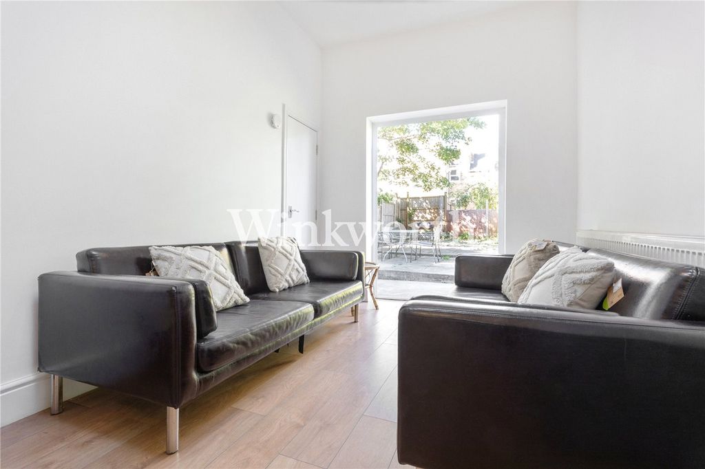 Property photo 2 of 19 Picture No. 06
