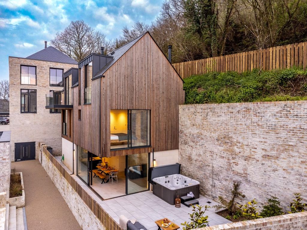 Property photo 1 of 20 Image 8-2