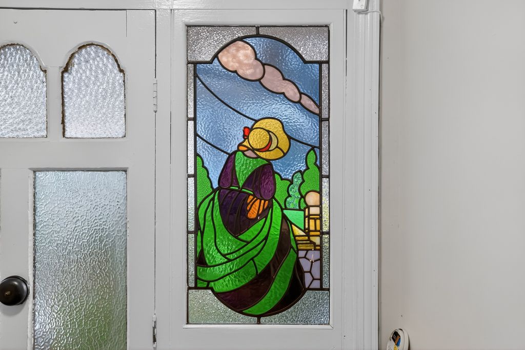 Property photo 2 of 27