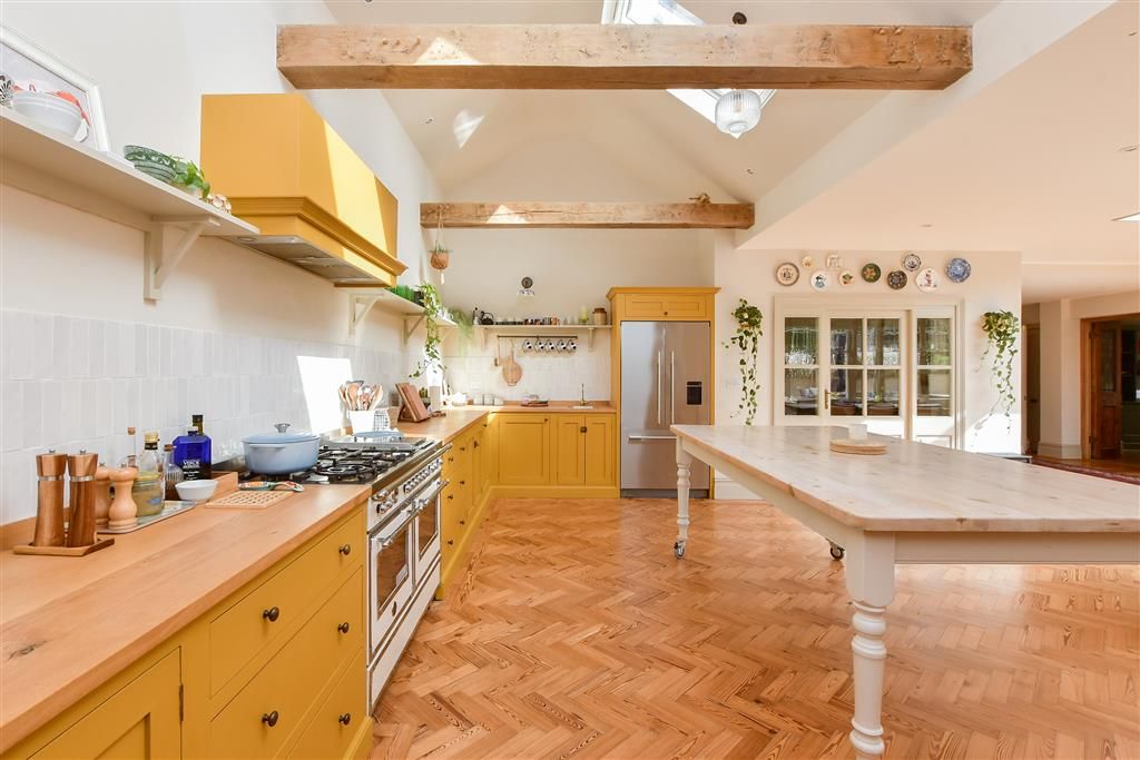 Property photo 3 of 30 Kitchen