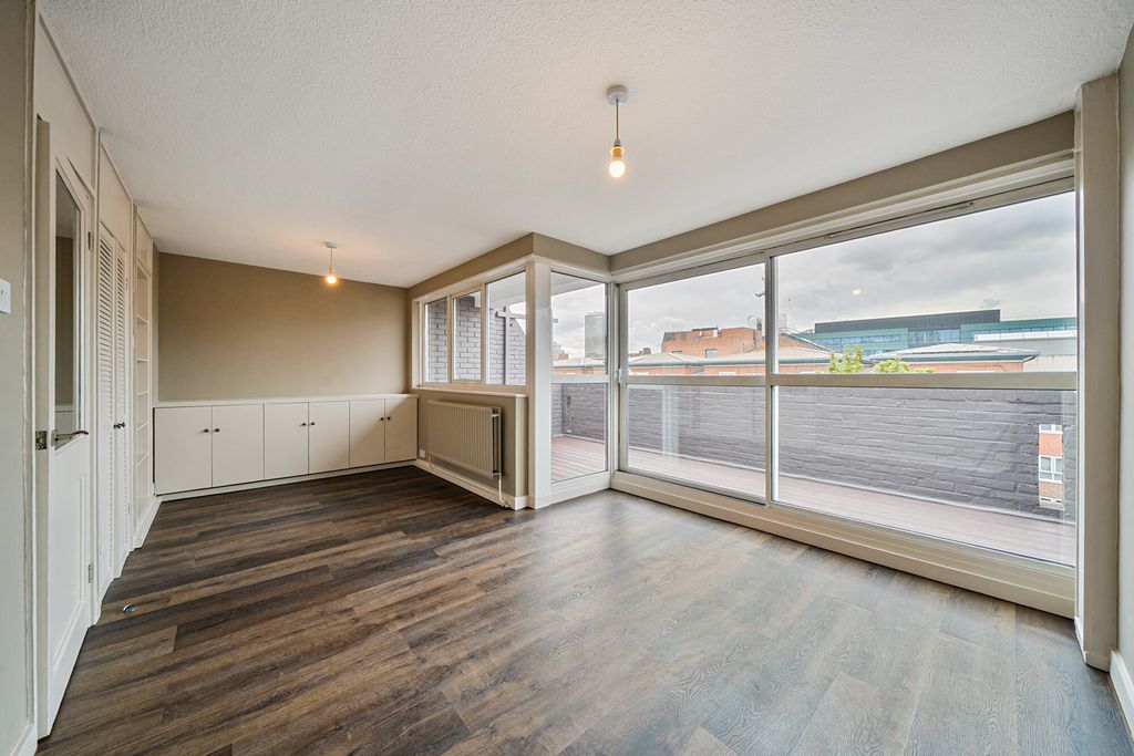 Property photo 2 of 19 1515369-14-6A9Ac2...