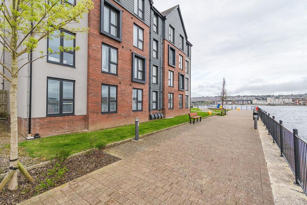 Property photo 1 of 14 Front