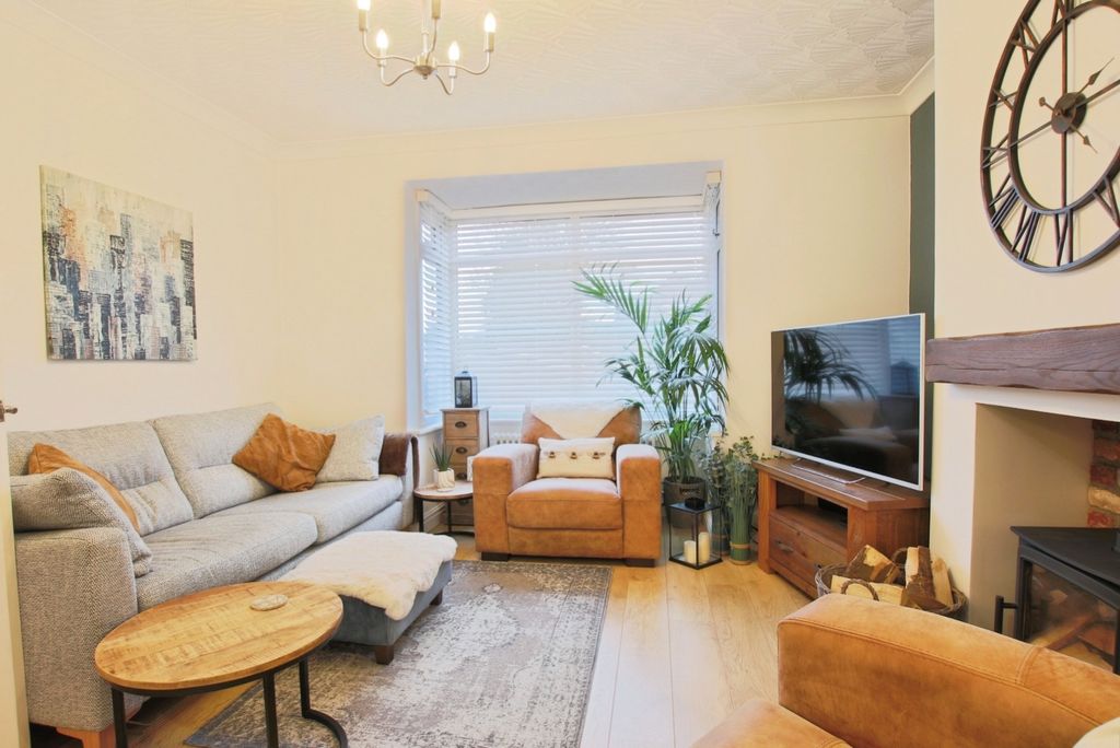 Property photo 2 of 23 4610084