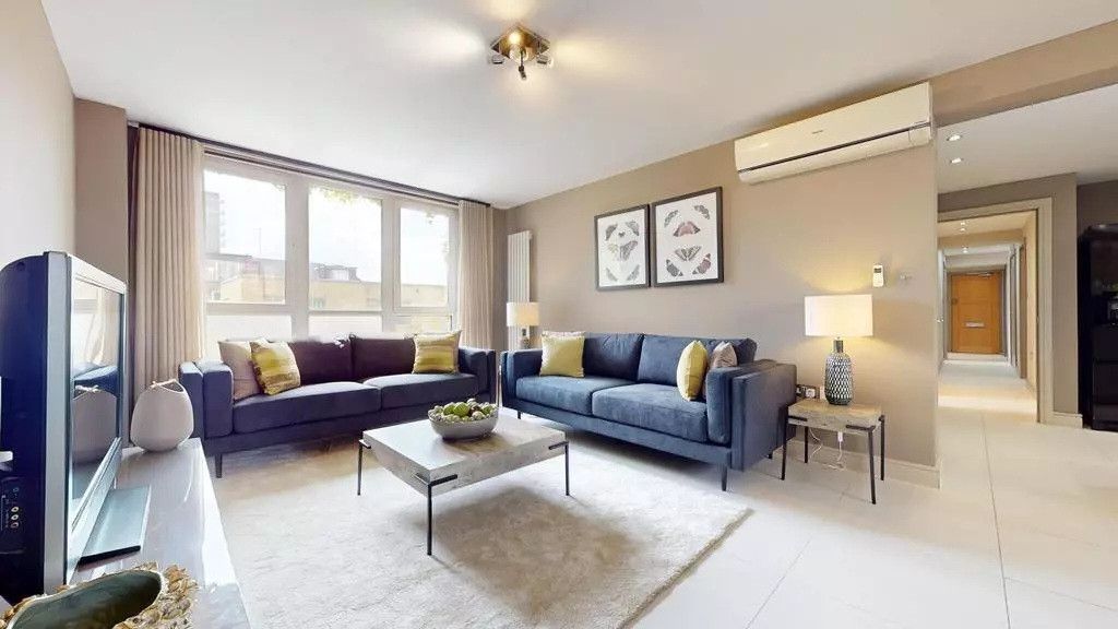 Property photo 2 of 20