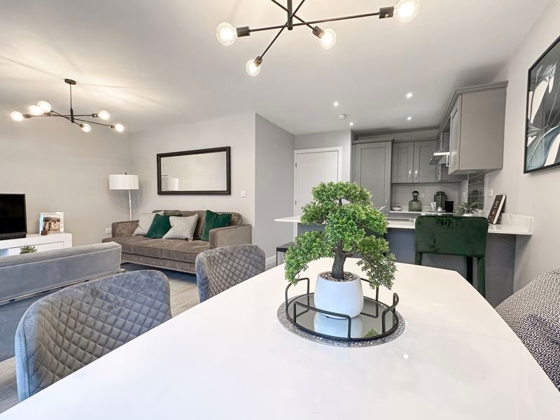 Property photo 3 of 15 Dining Area