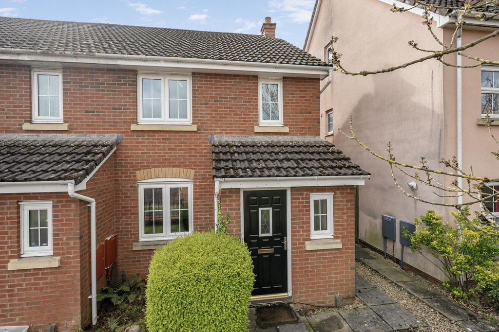 Property photo 1 of 16 Front (Exterior)