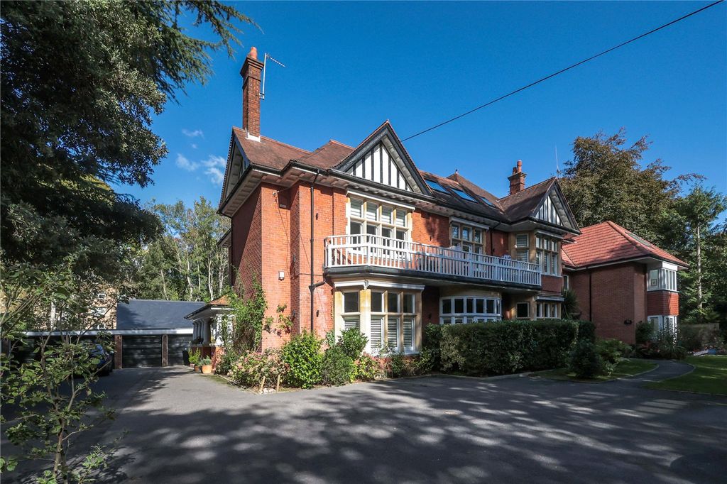 Property photo 2 of 25 Picture No. 28