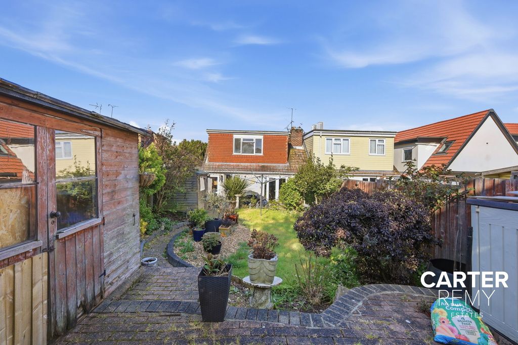 Property photo 3 of 28