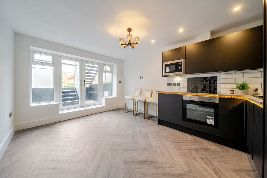 Property photo 1 of 10 1469469-6-6A1864A...