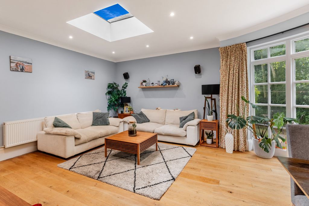 Property photo 2 of 37 A8