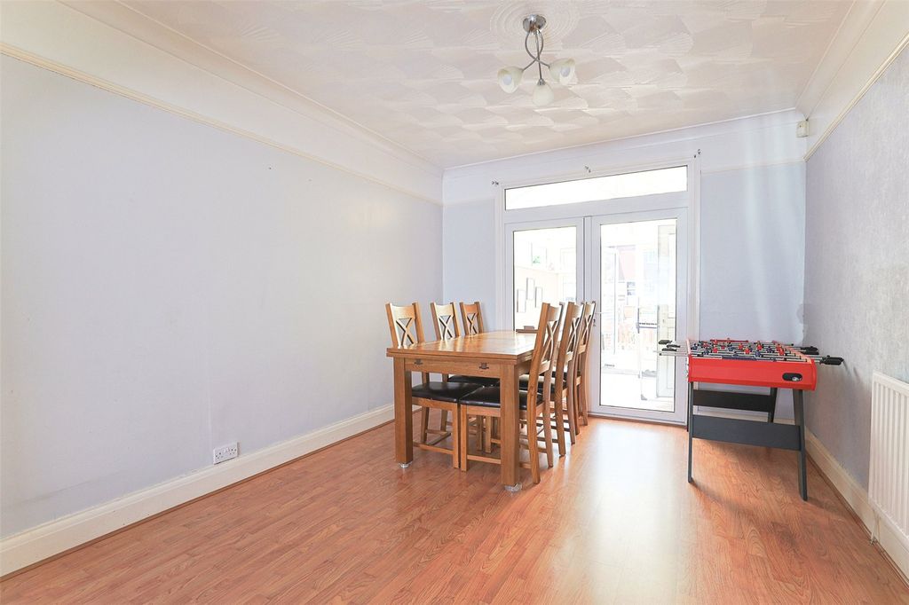 Property photo 3 of 20 Picture No. 24