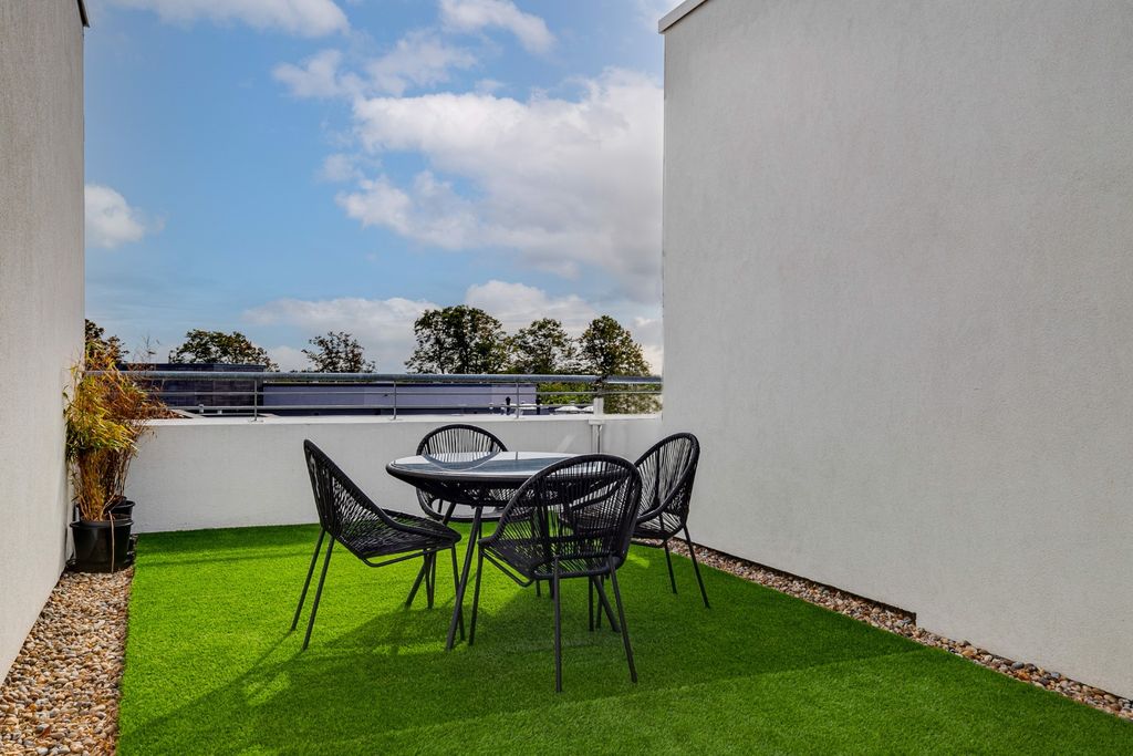 Property photo 2 of 10 4634121