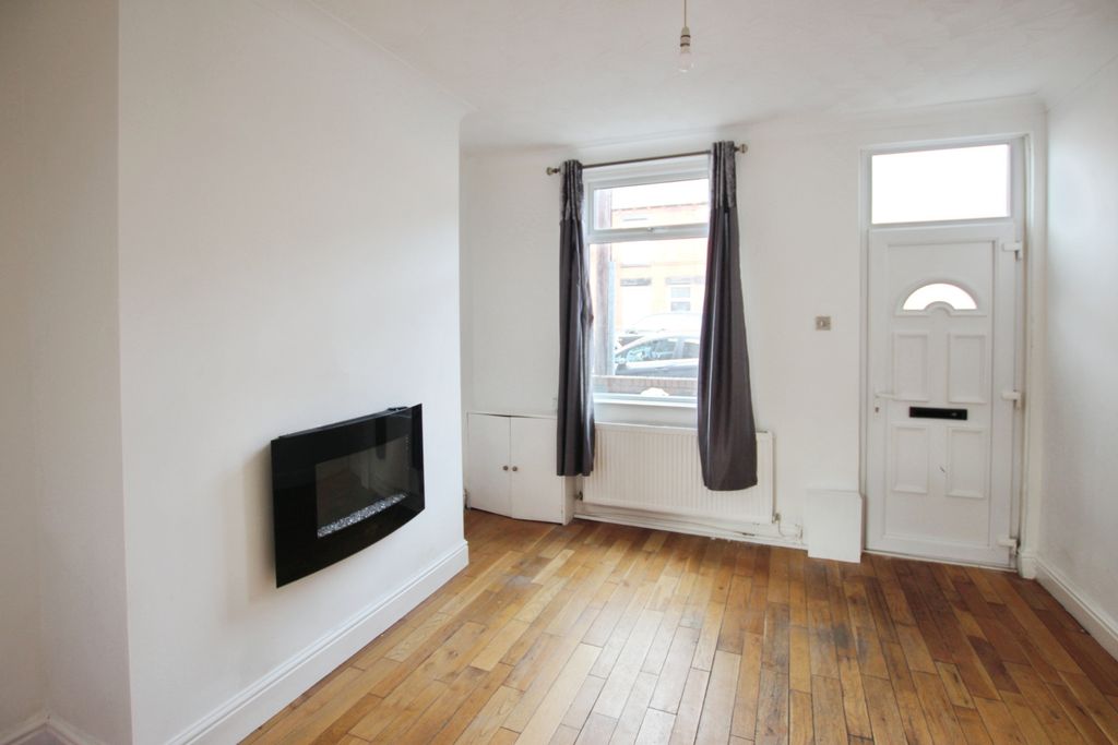 Property photo 3 of 12