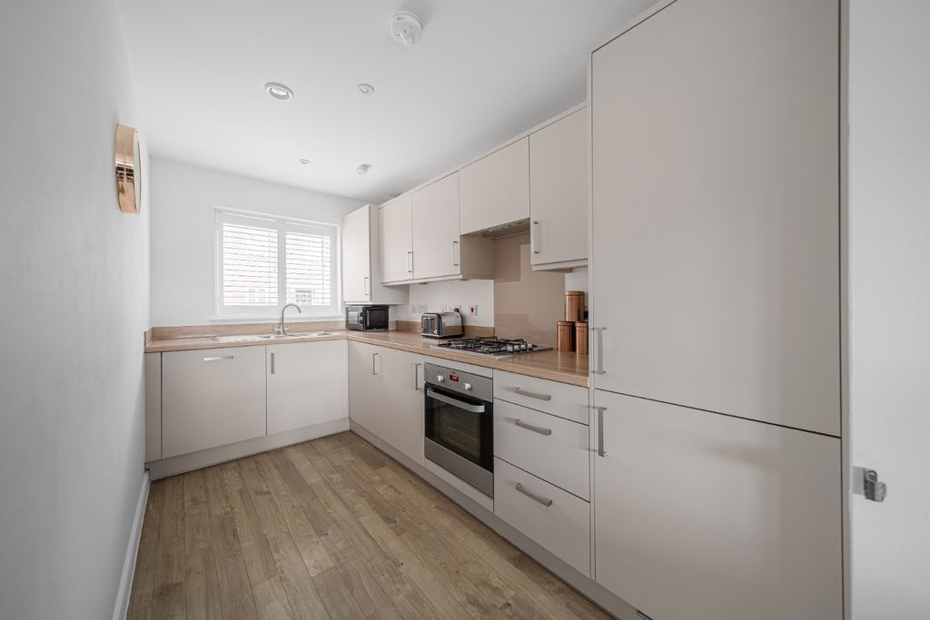 Property photo 2 of 16 4681673