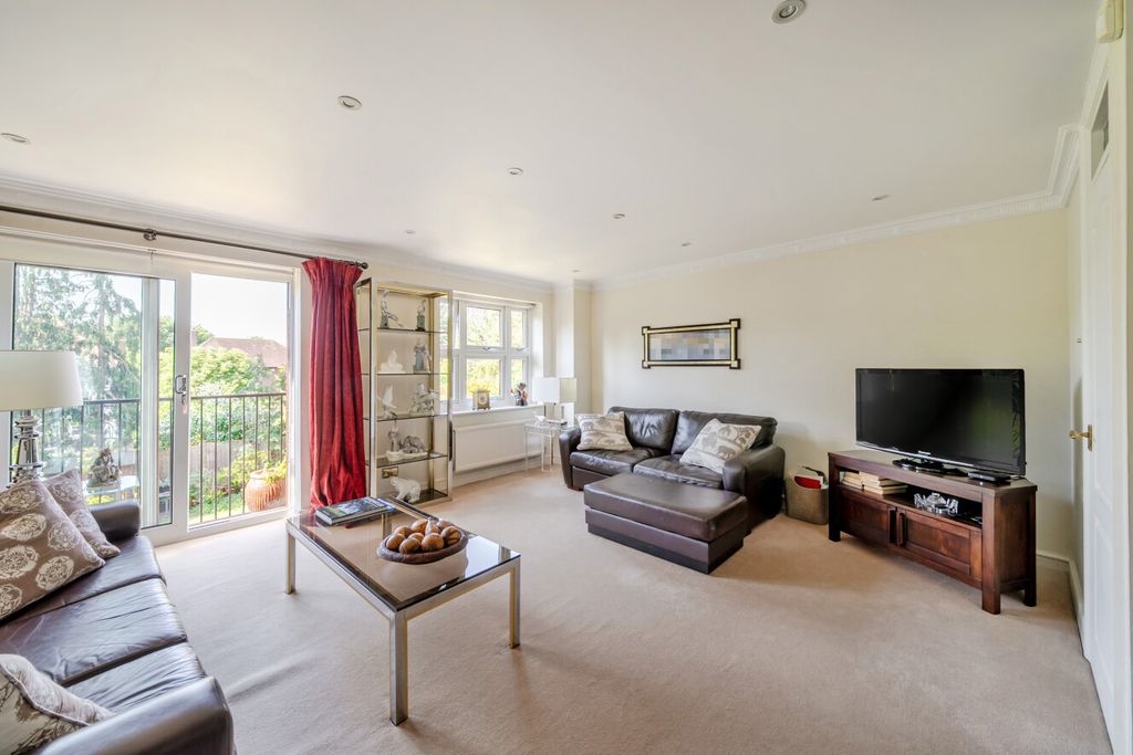 Property photo 2 of 16 1468353-15-6A180c...