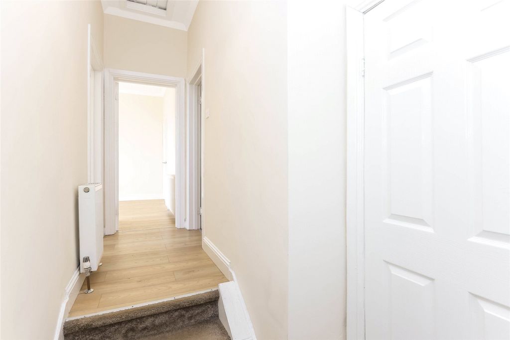 Property photo 3 of 21 Picture No. 05