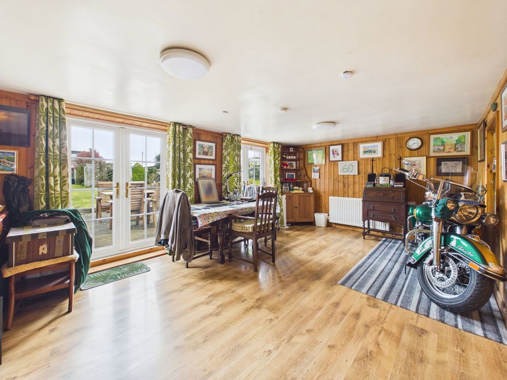 Property photo 3 of 25