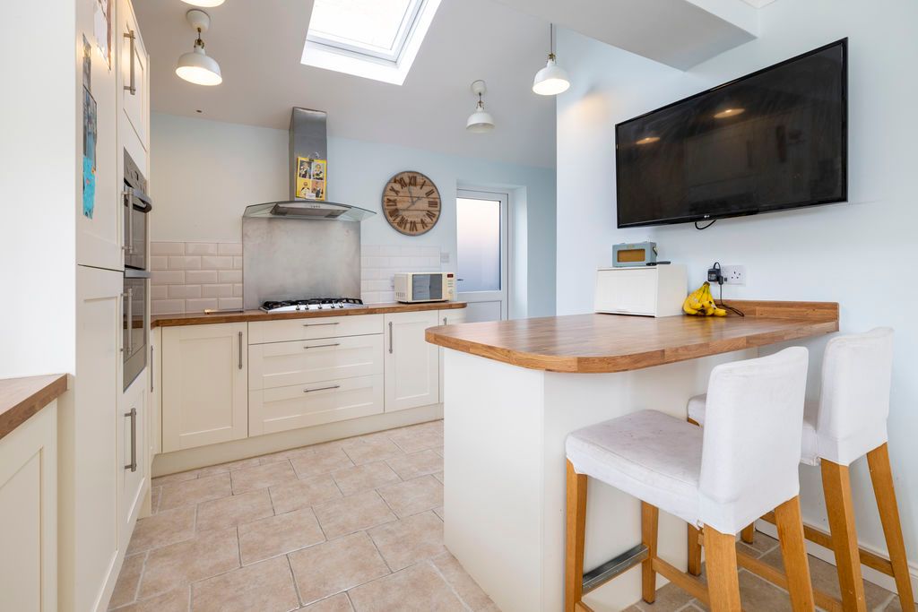 Property photo 3 of 25 Kitchen/ Diner