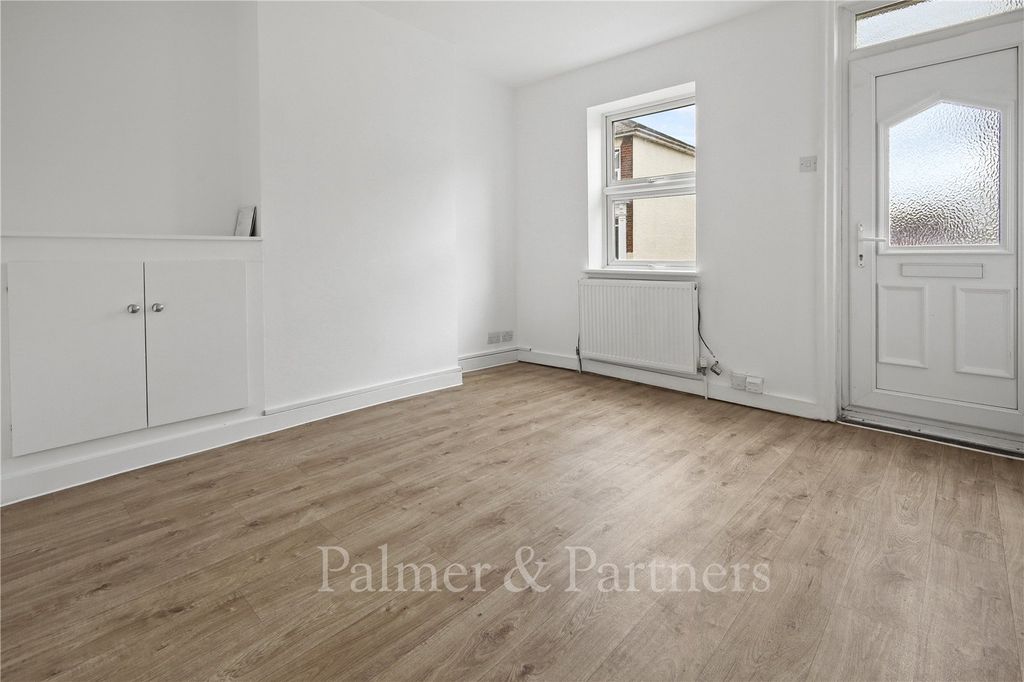 Property photo 2 of 11 Picture No. 13