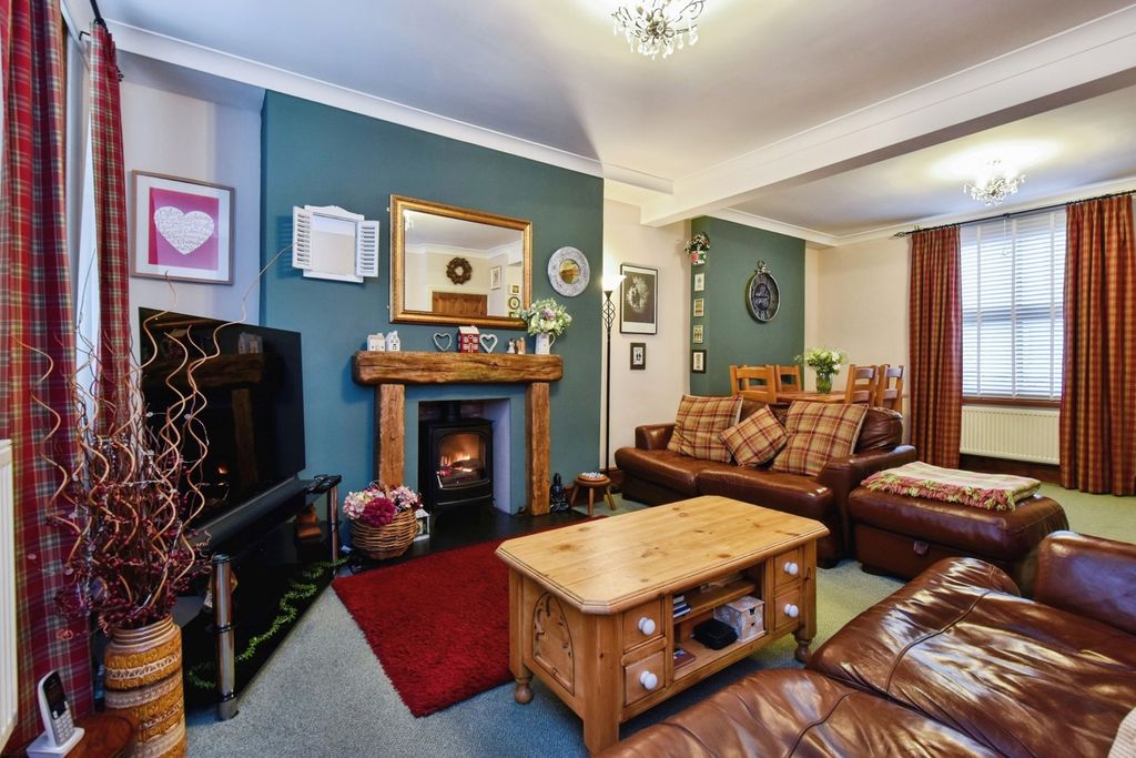 Property photo 3 of 17 Photo