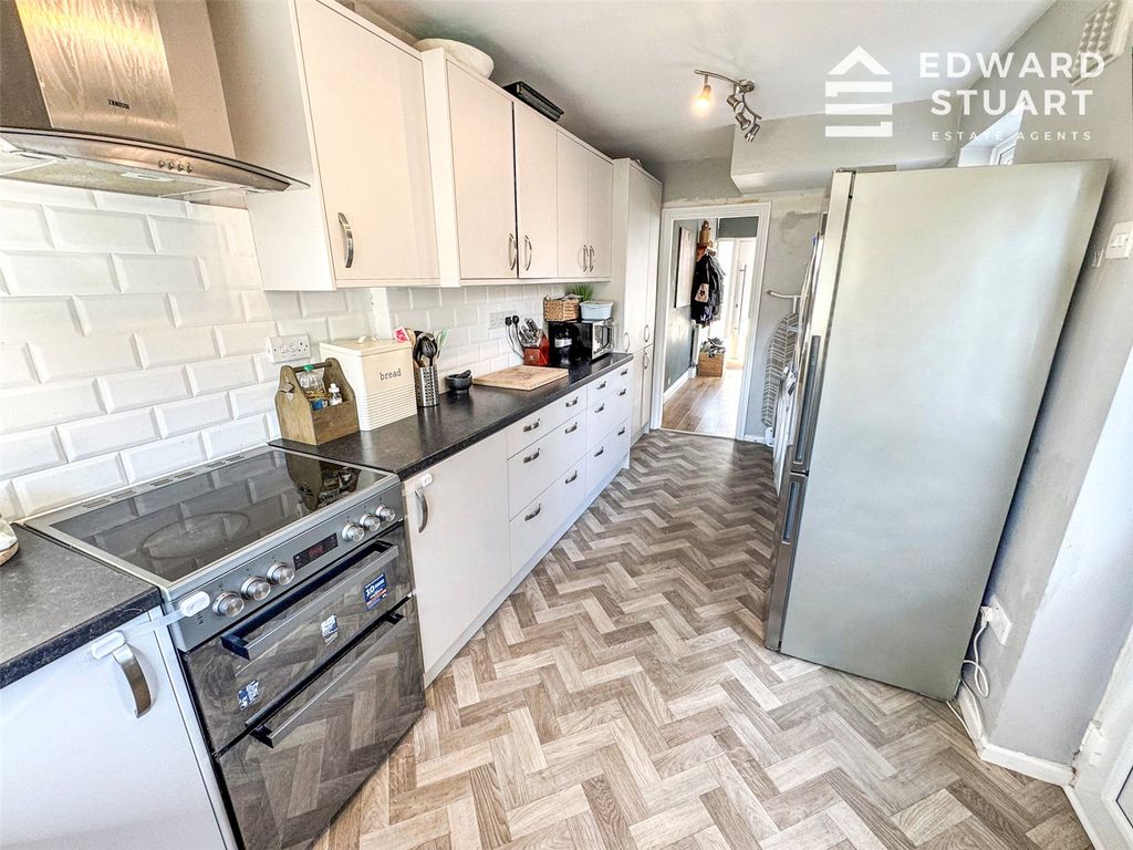 Property photo 3 of 15 Picture No. 12