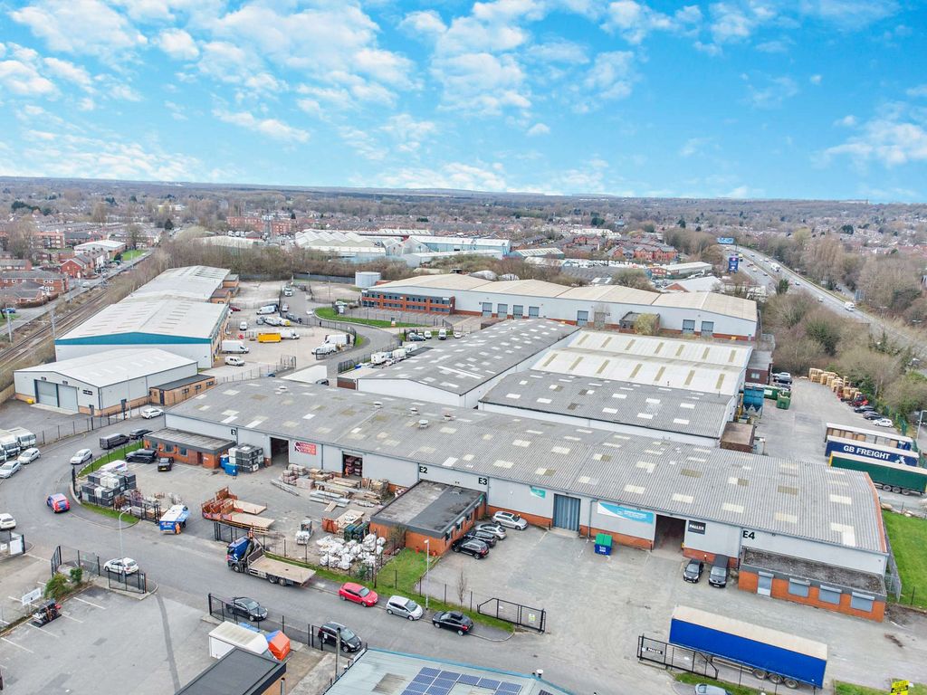 Property photo 3 of 6 8638723-Exterior64-800