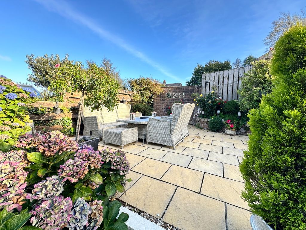 Property photo 2 of 15 5529835