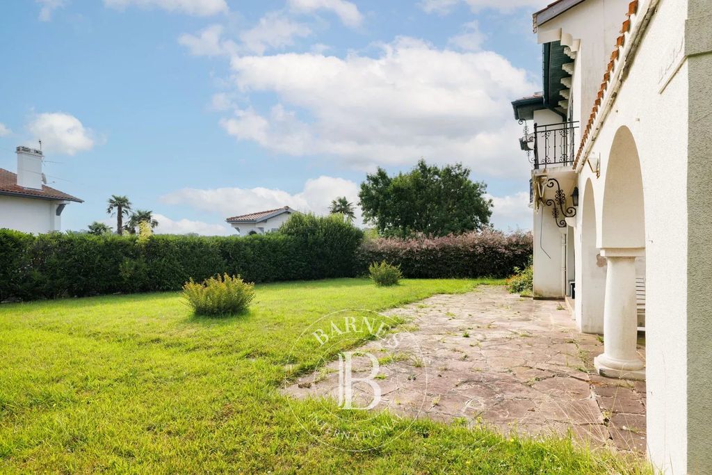 Property photo 1 of 2