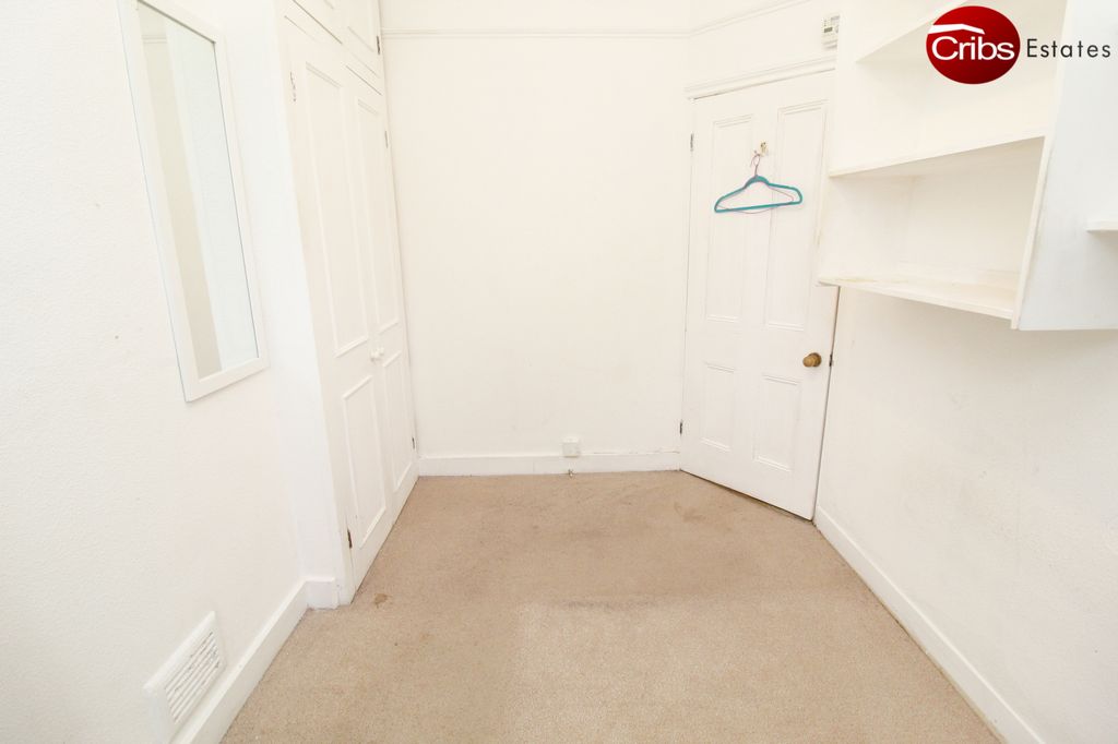 Property photo 2 of 8 Gallery