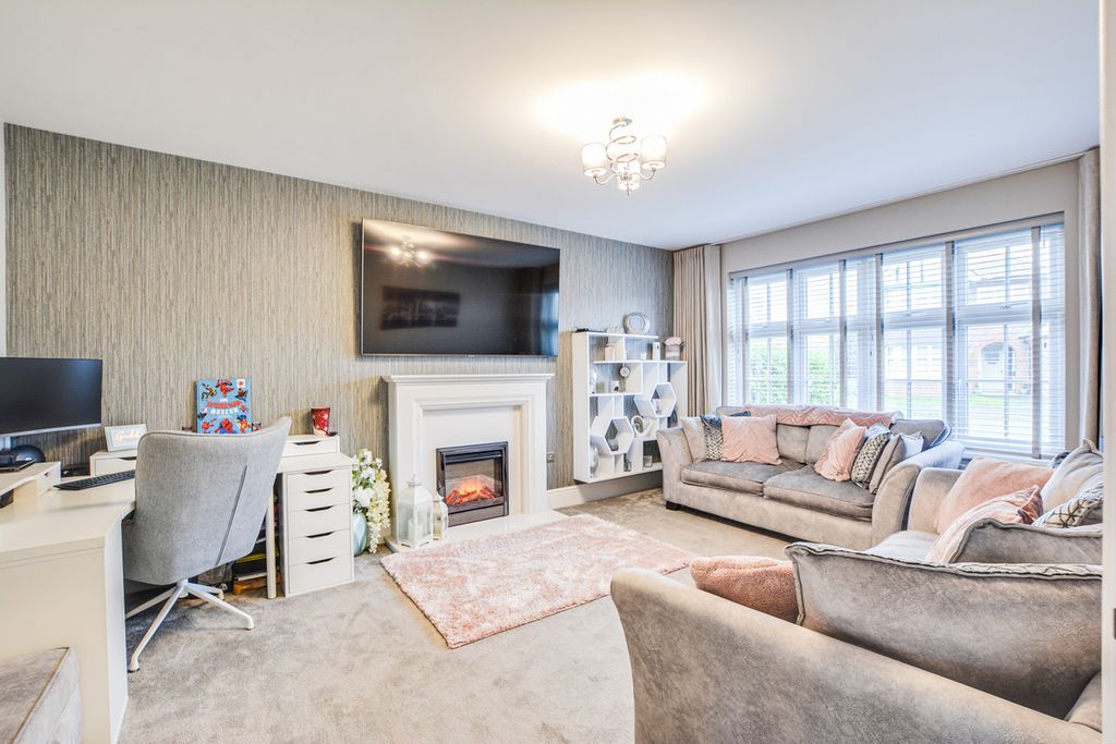 Property photo 2 of 18