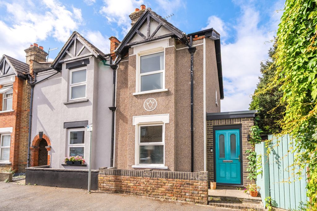 Property photo 1 of 12 1484967-1-6A46297...