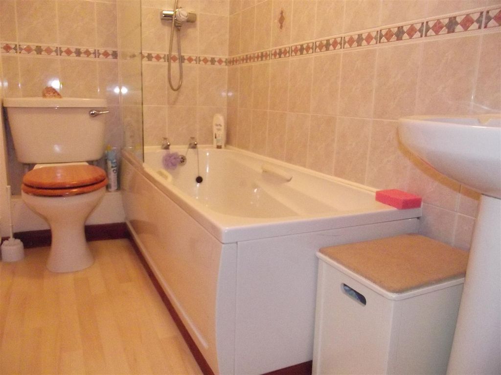 Property photo 3 of 11