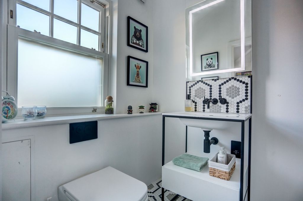 Additional image 22 of 6 bed detached house to rentShirley Drive, Hove BN3