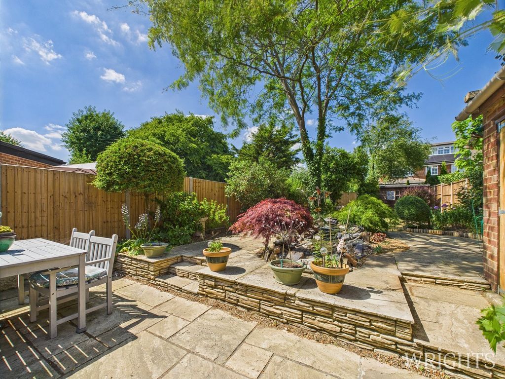 Property photo 2 of 17 Garden