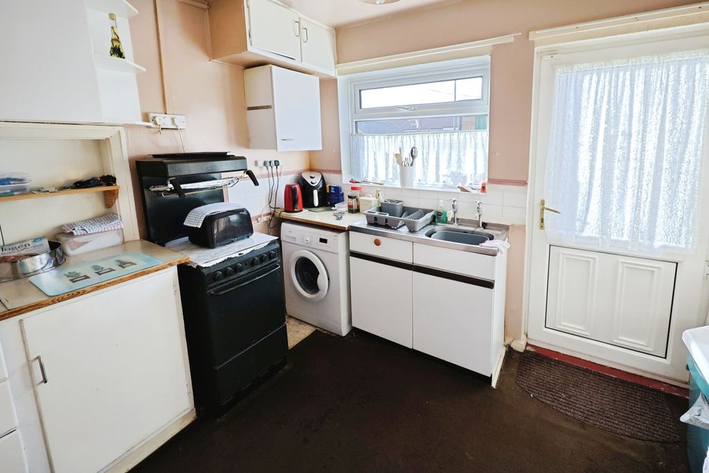 Property photo 3 of 11 Pbox-Img.Jpg