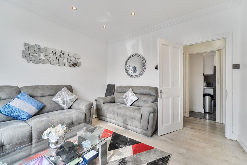 Property photo 3 of 12 1514318-3-6A9Ed39...