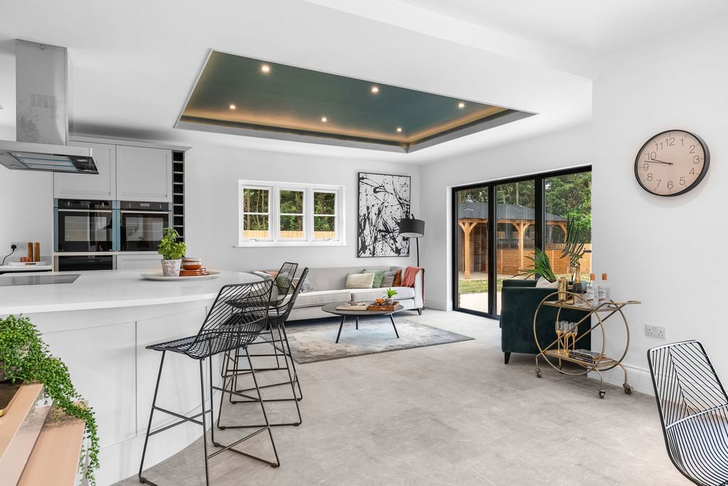 Property photo 2 of 24