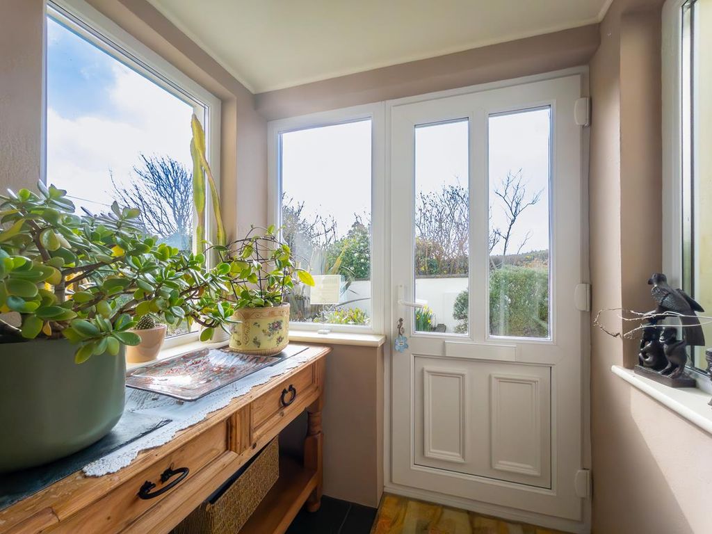 Property photo 2 of 40 Trenance House, Nancegollan, Tr13 0Ar-05.Jpg