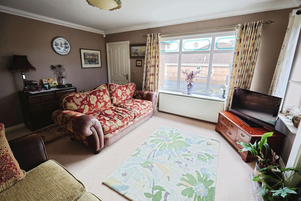 Property photo 3 of 20 Pbox-Img.Jpg