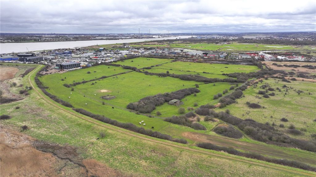 Property photo 2 of 30 Picture No. 01