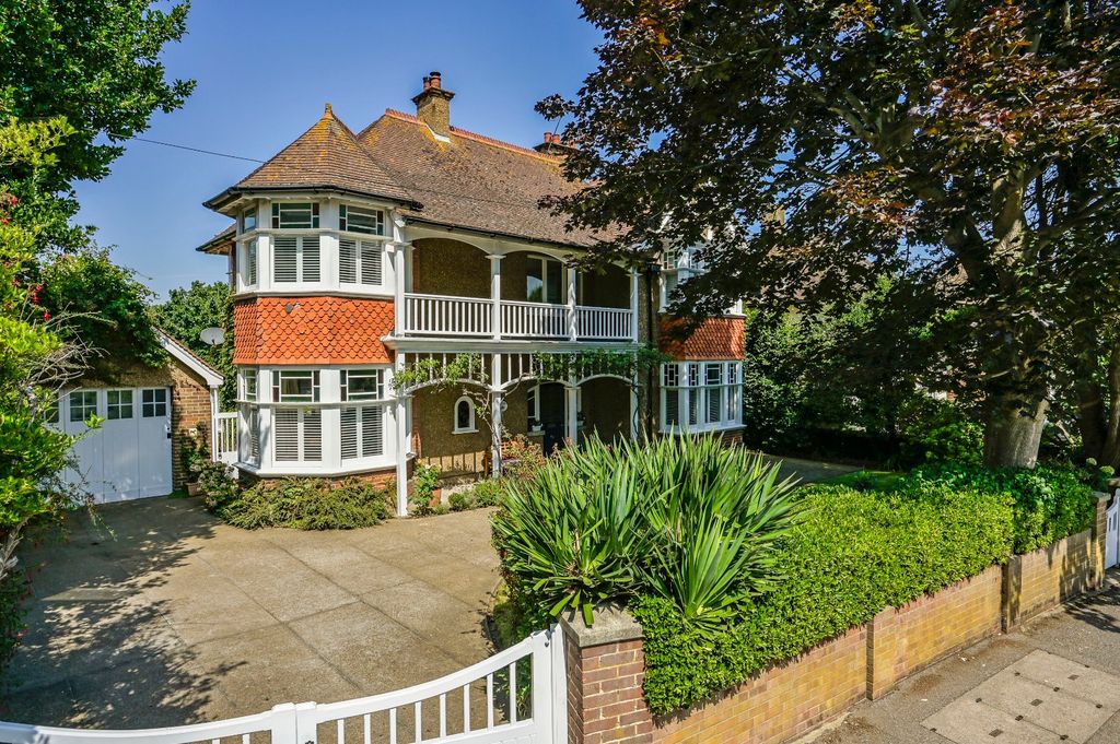 Property photo 1 of 27 Picture No. 18