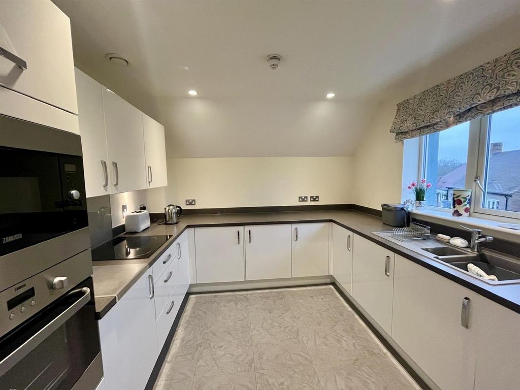 Property photo 2 of 24 Kitchen