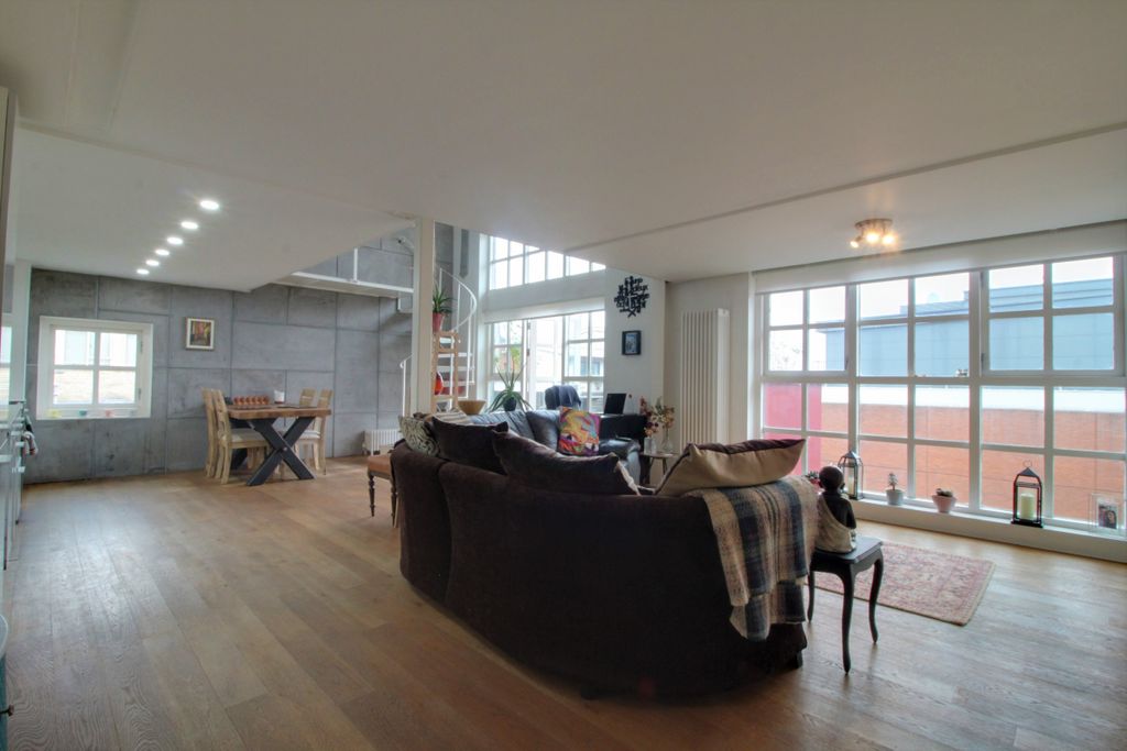 Property photo 3 of 14 Img_4655_1_Original