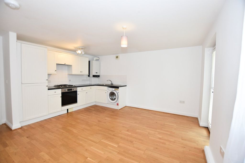 Property photo 3 of 10 Open Plan Area