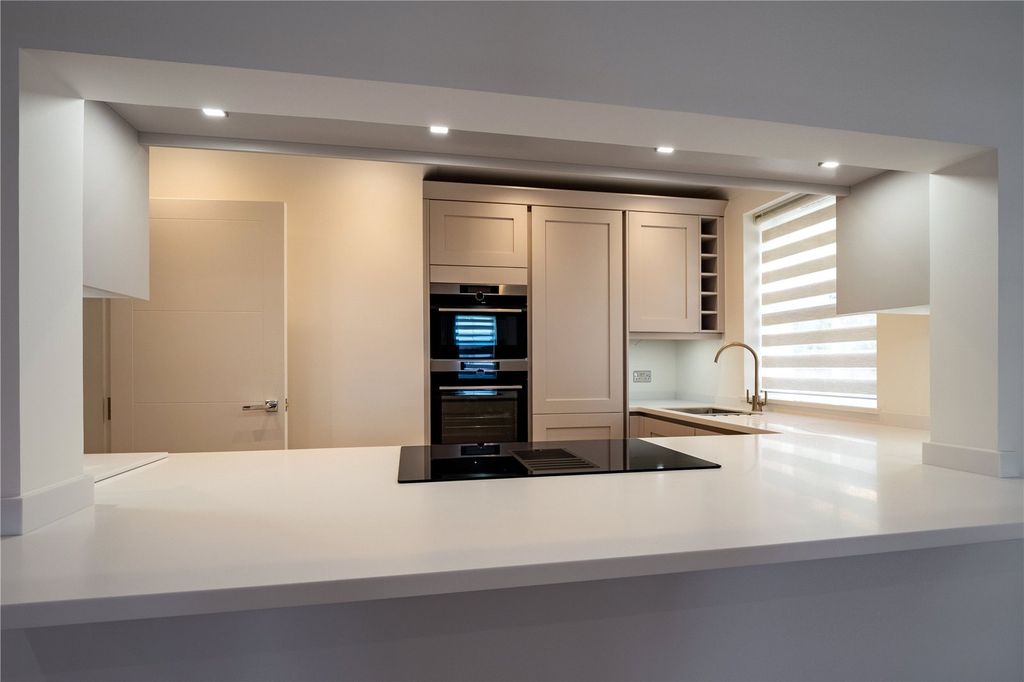 Property photo 2 of 15 Kitchen
