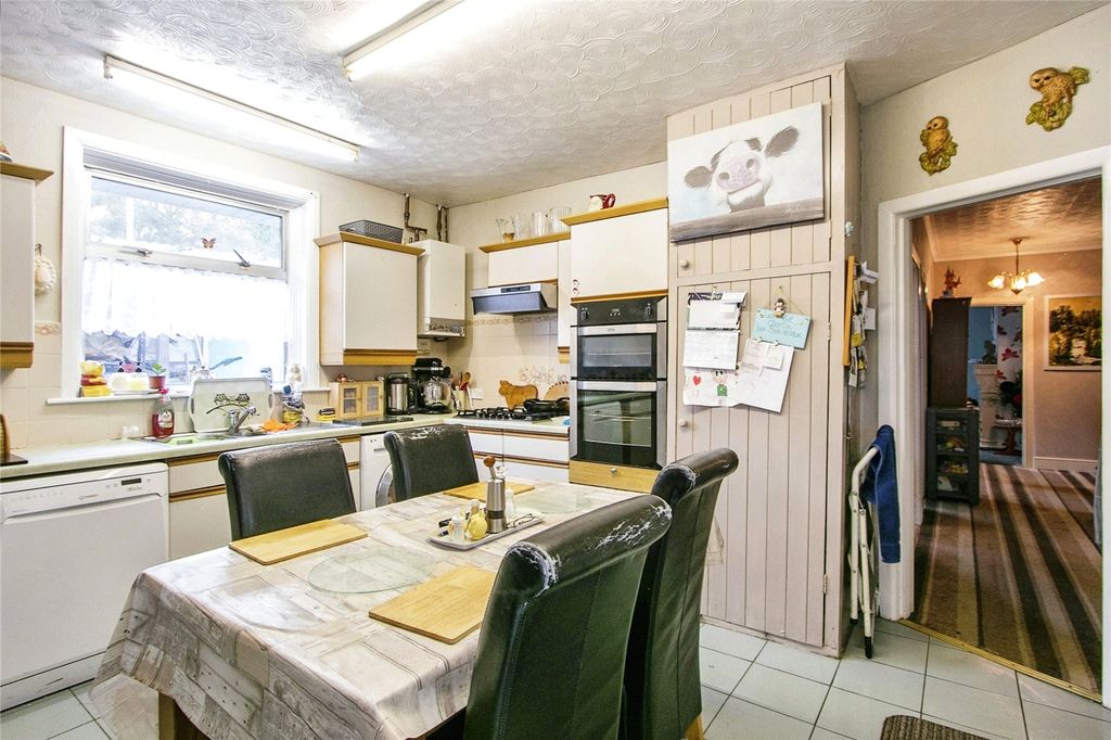 Property photo 3 of 13 Kitchen Diner