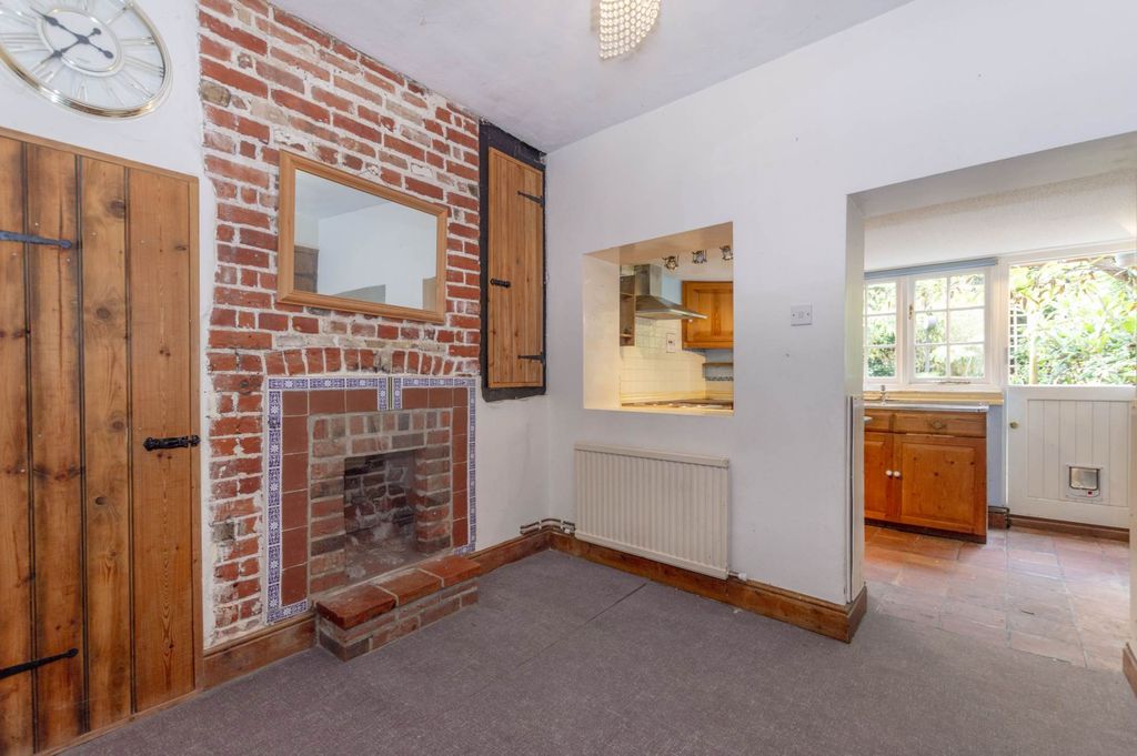 Property photo 3 of 12